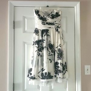 Ann Taylor, size 4, black and white